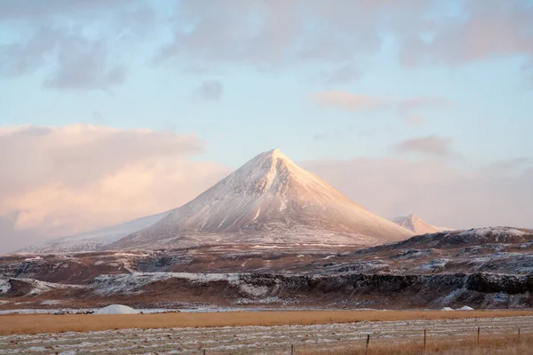 Гора Исландии Рассвете — стоковое фото