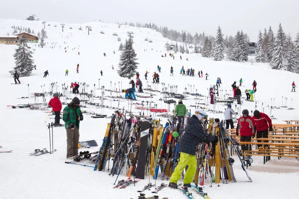 Flachau Austria Jan Лижні Поршні Біля Міста Флахау Австрія Січня — стокове фото