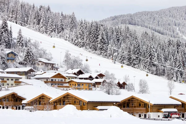 在Flachau的滑雪斜坡 奥地利阿尔卑斯山的一个滑雪胜地 — 图库照片
