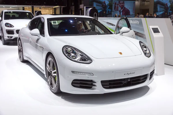 Geneva Switzerland Mart 2015 Porsche Panamera Hibrit Araba Palexpo Daki — Stok fotoğraf