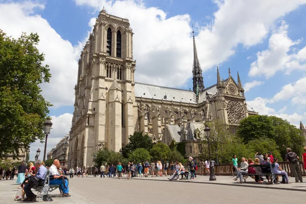 Paris Haziran 2015 Notre Dame Katedrali Paris Göbeğinde Yer Almaktadır — Stok fotoğraf