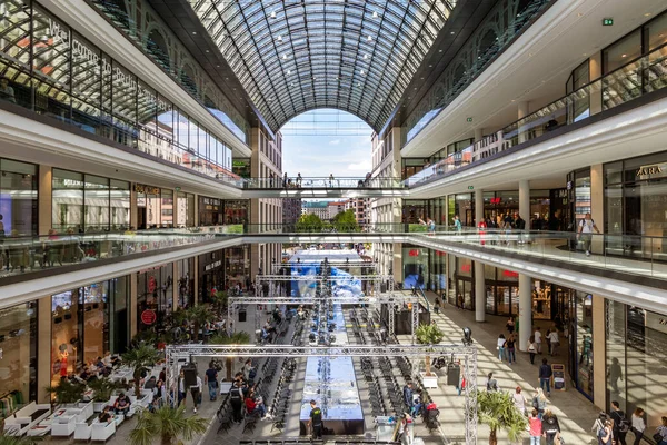 Berlín Alemania Abril 2018 Vista Interior Del Nuevo Centro Comercial —  Fotos de Stock