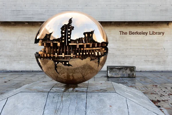 Dublin Ireland Feb Abstract Spherical Metal Sculpture Courtyard Trinity College — Stock Photo, Image