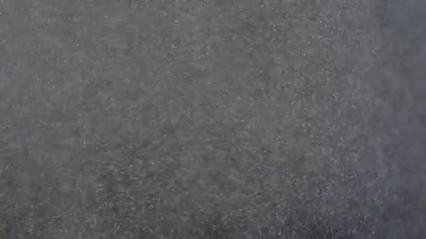 Ebulição bolhas de água zoom vídeo — Vídeo de Stock