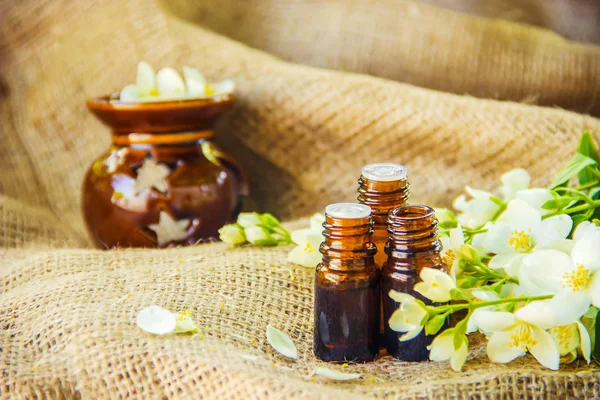 Yasemin esans. seçici odak. 