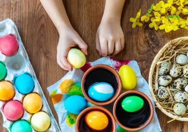 Mutlu paskalyalar. Yumurta seçici odak.