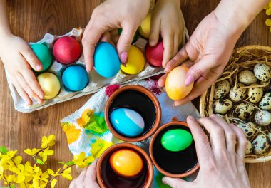 Mutlu paskalyalar. Yumurta seçici odak.