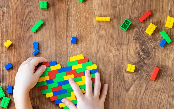 Bir tasarımcı oluşturmak. Seçici arka plan.