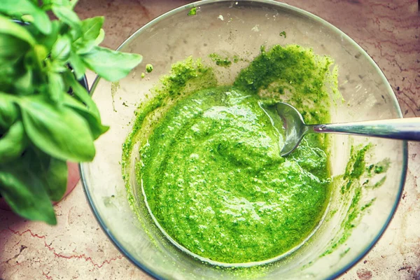 Pesto Alla Genovese Italiaanse Gezonde Smakelijke Noedelsaus Rechtenvrije Stockfoto's