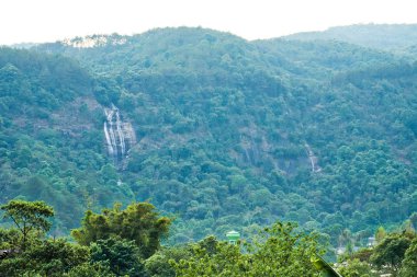 Doi Inthanon Ulusal Parkı'ndaki Siriphum Şelalesi, Chiang Mai, Tayland.