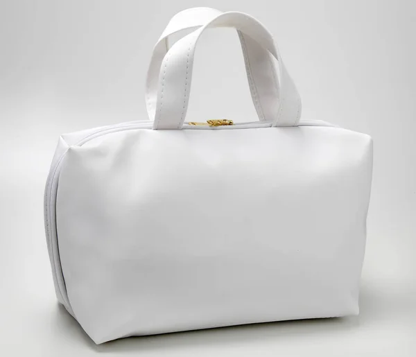 Sac Necessaire Pour Usage Divers Isolé Sur Fond Blanc — Photo