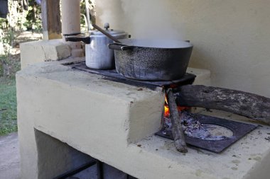 Tipik kırsal evde Brezilya iç ahşap soba