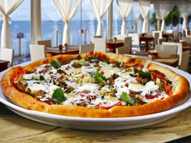 Pizzacı sahilde