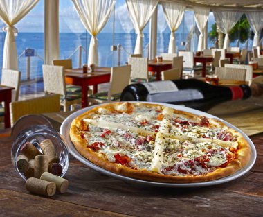Pizzacı sahilde