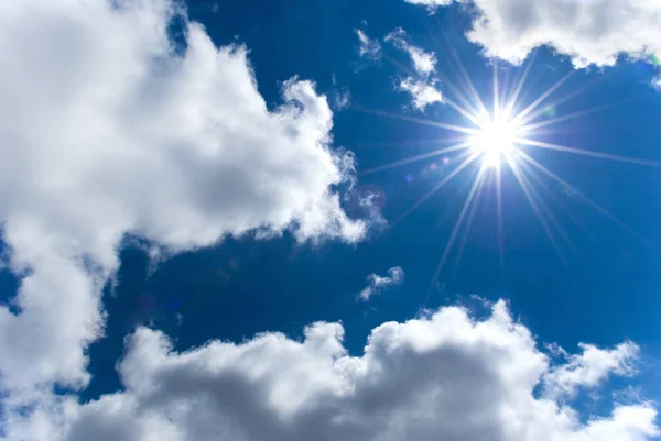 Sol Con Cielo Azul Nubes — Foto de Stock