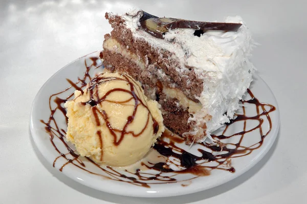Slice Cake Ice Cream — Stock Photo, Image
