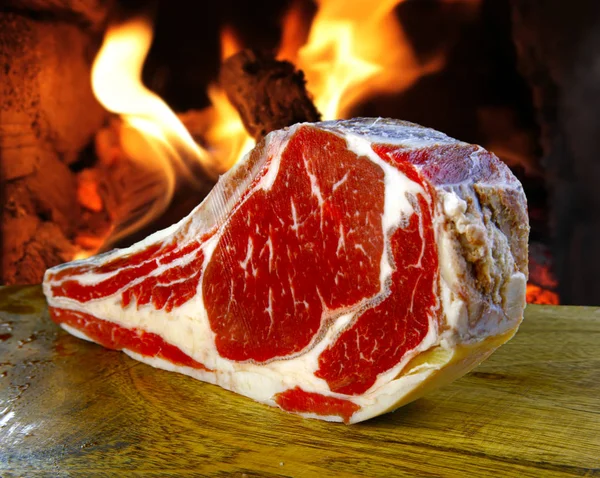 Tomahawk Húst Nyers Élelmiszer — Stock Fotó