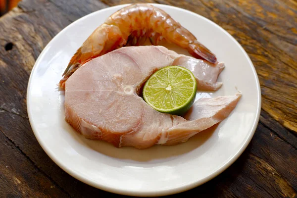 Dogfish Steaks Lemon Large Shrimp — Stock Photo, Image