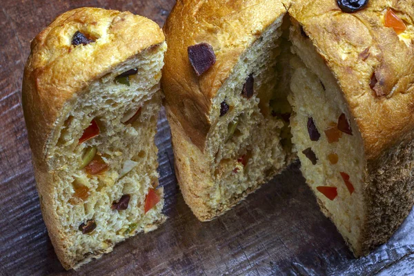 Panettone Mit Getrockneten Früchten — Stockfoto