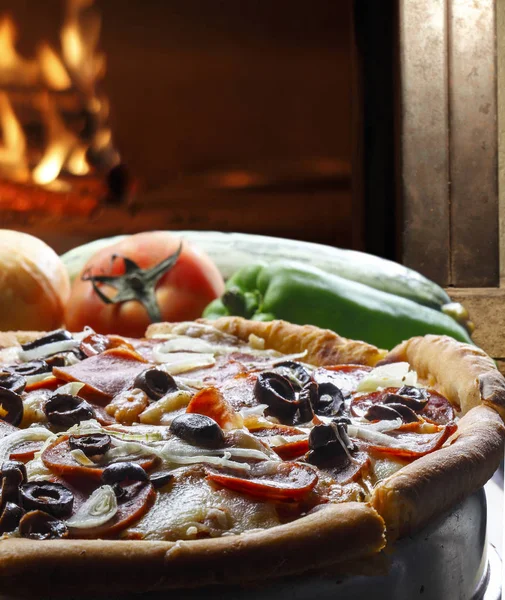 Pepperoni Pizza Oliwy Oliwek — Zdjęcie stockowe