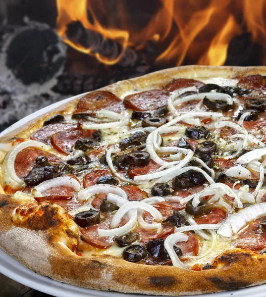 Pizza Pepperoni Med Oliv — Stockfoto