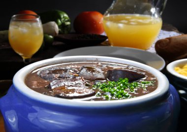 Brezilyalı Feijoada yemek