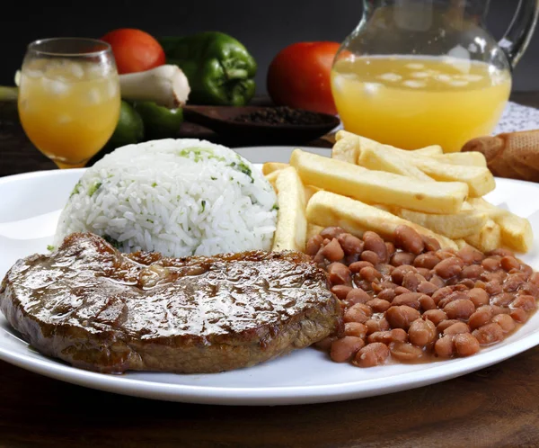 Arroz com feijão e carne — Fotografia de Stock