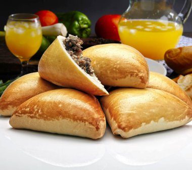 Brezilyalı Aperatif. Et Esfiha