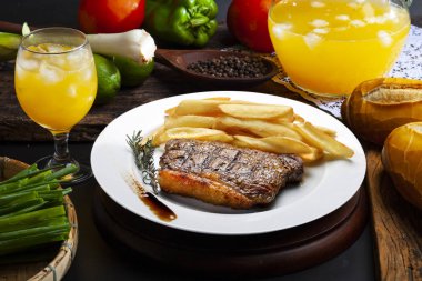 biftek ile kızarmış patates