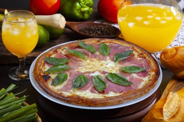 Lezzetli kızartma pizza