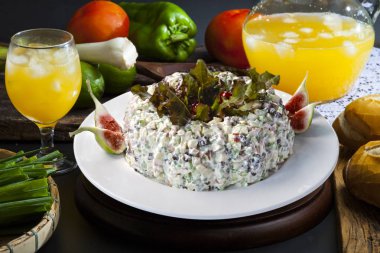 Havuçlu patates ve diğer sebzelerile mayonez