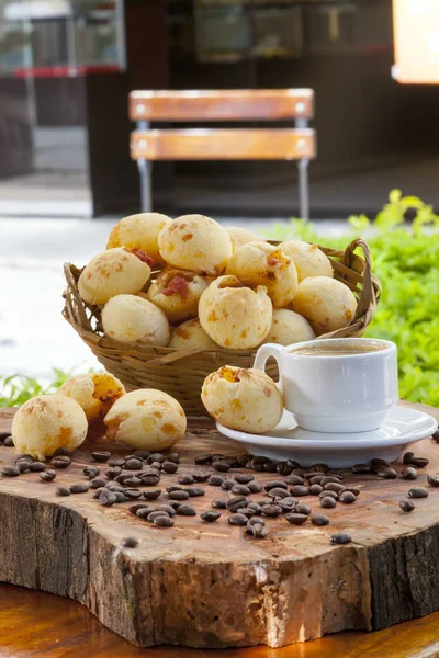 Pão de queijo lanche brasileiro — Fotografia de Stock