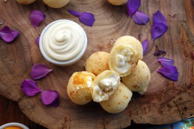 Peynir ekmek ile Servis Kahvaltı