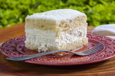 Süt tozu kaplama ile pasta