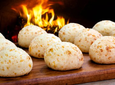 Brezilya yemeği, Minas Gerais 'den geleneksel peynirli ekmek - Pao de queijo