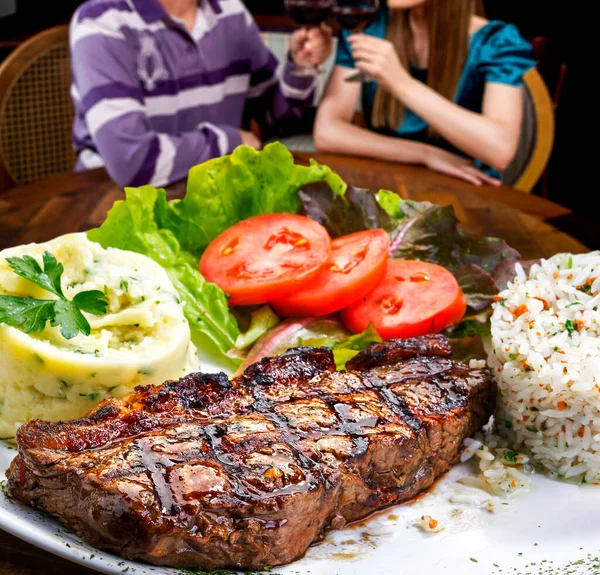 Carne Alla Griglia Fresca Bistecca Manzo Alla Griglia — Foto Stock