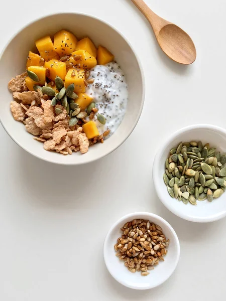 Bol Petit Déjeuner Sain Avec Pudding Aux Graines Chia Mangue — Photo