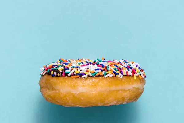 Donut con aspersiones — Foto de Stock