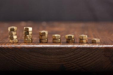 Bir vida somun ve grafik. Büyüme kavramı.