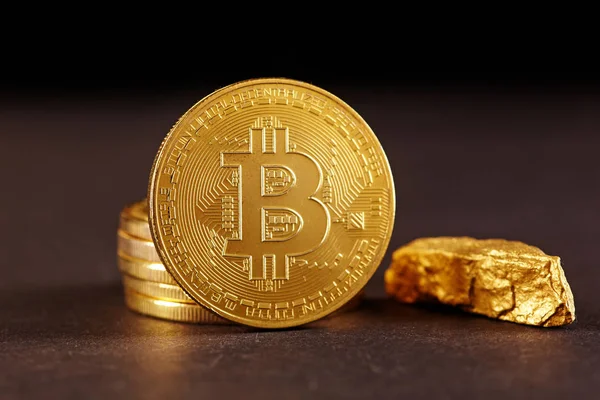 Altın Bitcoin Sikke Höyüğün Altın Bitcoin Cryptocurrency Kavramı — Stok fotoğraf