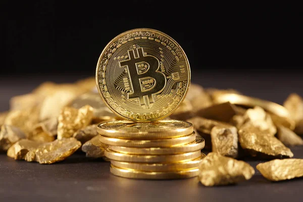 Moneda Bitcoin Oro Montículo Oro Bitcoin Criptomoneda Concepto Empresarial — Foto de Stock