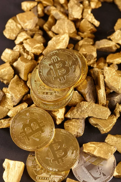 Moneda Bitcoin Oro Montículo Oro Bitcoin Criptomoneda Concepto Empresarial — Foto de Stock
