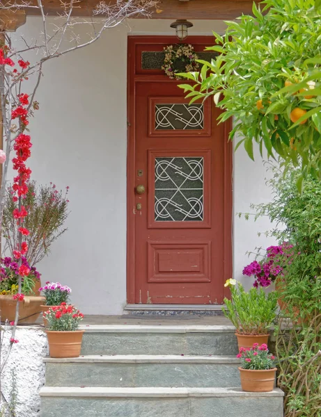 Atina Yunanistan Çiçekler Bitkiler Ile Vintage House Giriş — Stok fotoğraf