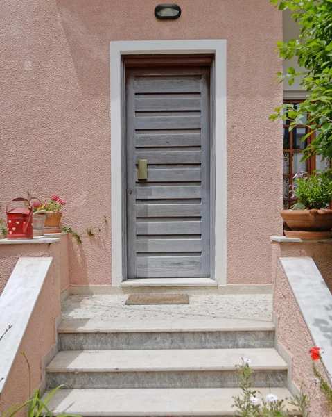 ギリシャ アテネ 現代的な家の入口 — ストック写真