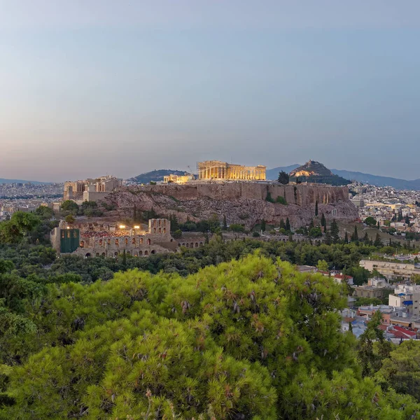 雅典希腊 帕台农神庙和卫城在暮色中的景色 — 图库照片