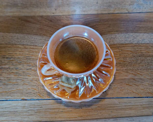 Schwarzer Kaffee Arabischen Stil Feiner Porzellantasse Auf Holzhintergrund — Stockfoto