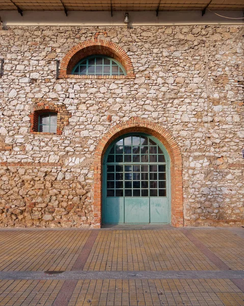 Entrée Bâtiment Industriel Vintage Avec Porte Voûtée Vert Clair — Photo