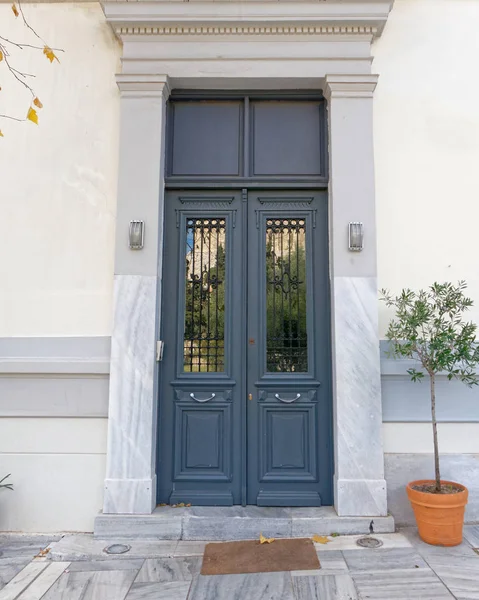 Atenas Greece Porta Elegante Casa Com Flowerpot — Fotografia de Stock