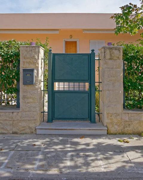 Elegant House External Green Metallic Door — Stock Photo, Image