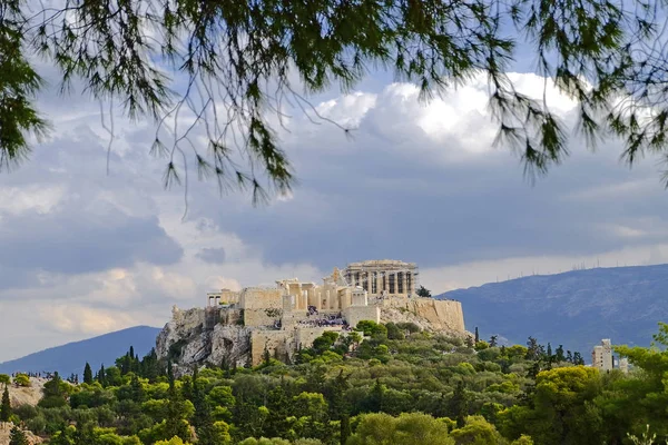 Akropolis Von Athen Griechenland Unter Einem Blauen Aber Bewölkten Himmel — Stockfoto